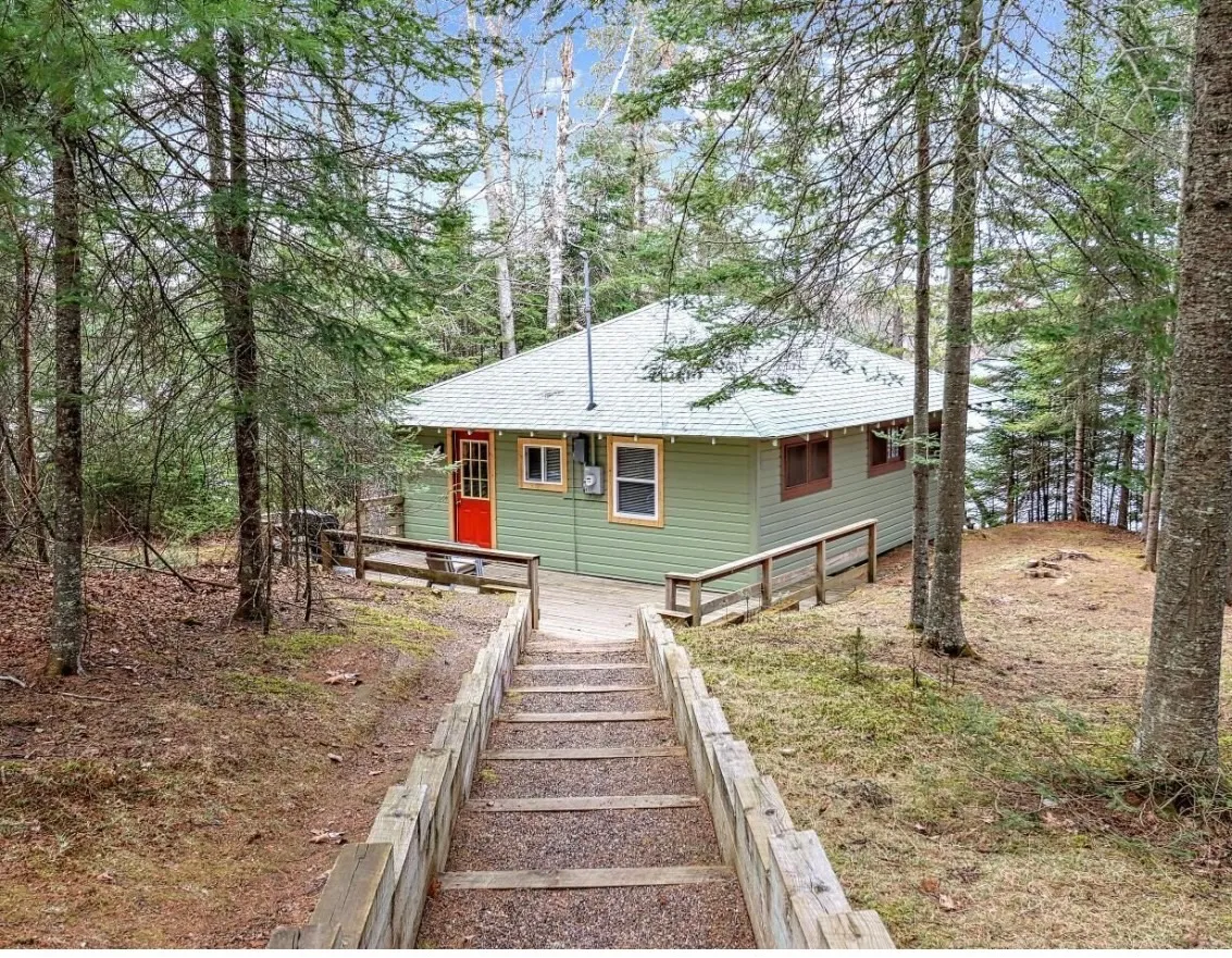 Cabin 6 exterior